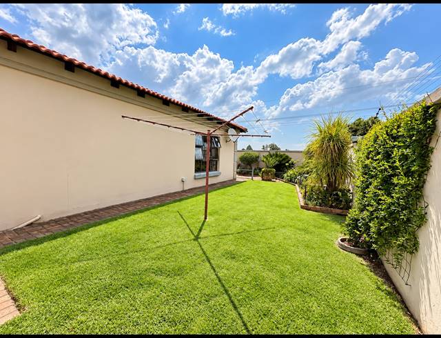 3 BEDROOM TOWNHOUSE FOR SALE IN RIVERSDALE